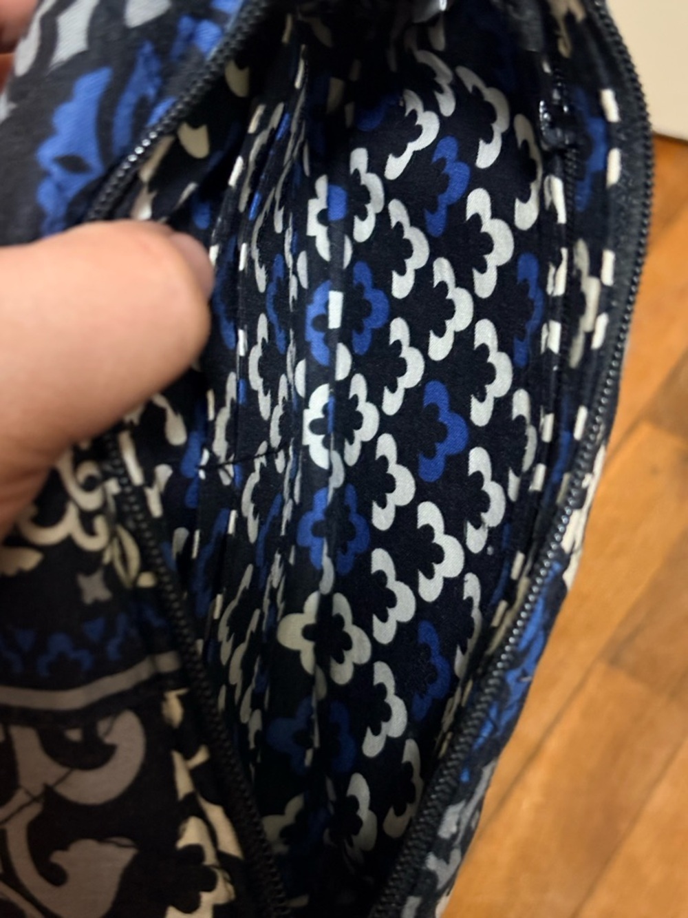 Vera Bradley Canterbury Cobalt Pushlock Wristlet. - Picture 6 of 9